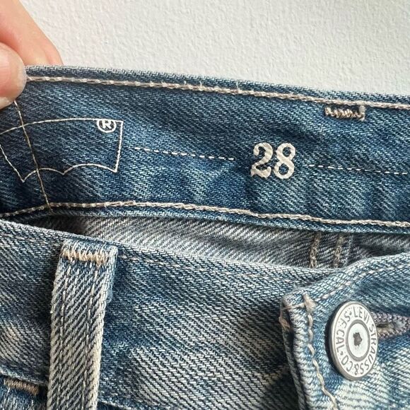 Levi's Women's Distressed Cutoff Jeans Denim Shorts Blue Size 28 - Picture 5 of 12